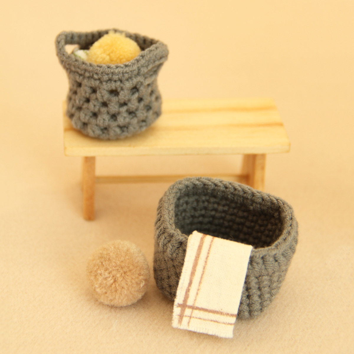 1:12 Miniature Handmade Croche - Wedding Hampers 评论和价格